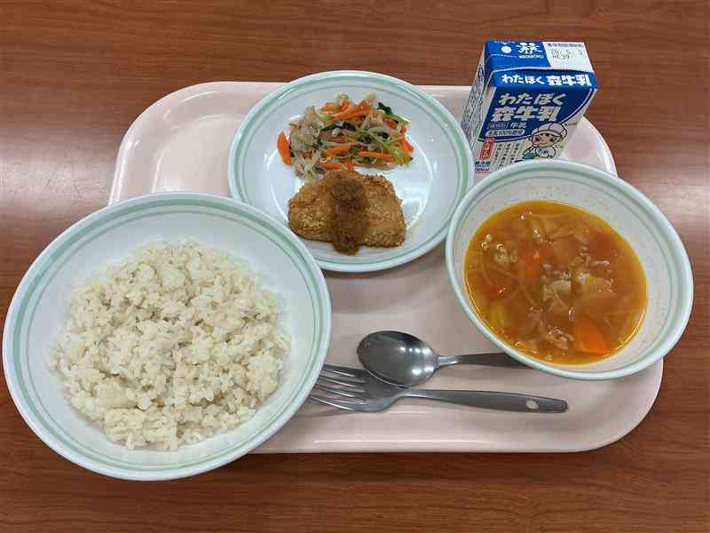 4月27日月曜日給食の写真